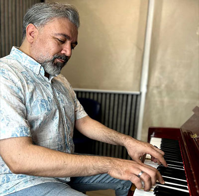 علی-مهدیان-آموزش-پیانو-ثبت-نام-کلاس-تئوری-موسیقی-،اساتید-آموزشگاه-شمال-تهران علی-مهدیان-آموزش-پیانو-ثبت-نام-کلاس-تئوری-موسیقی-،اساتید-آموزشگاه-شمال-تهران