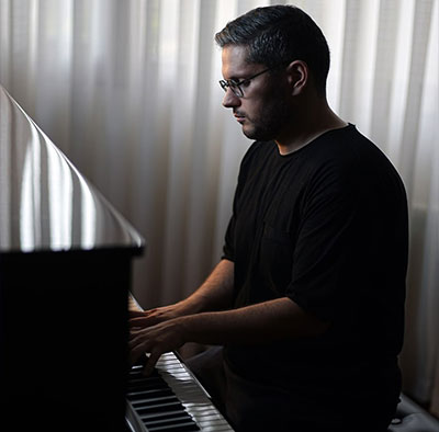 محمد-مهر-آموزش-پیانو-سلفژ-و-آهنگسازی-بهترین-آموزشگاه-موسیقی-شمال-تهران-ثبت-نام-کلاس-اساتید-مدرس